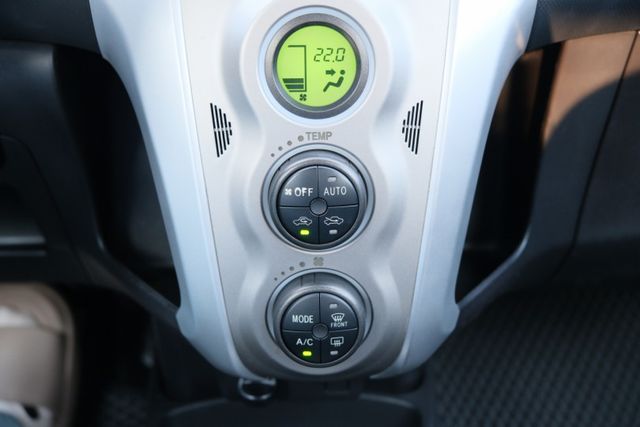 2012 Toyota Yaris G Leather 1.5 恆溫空調 安卓機 倒車顯影 Carplay 抬頭顯示器  第18張相片