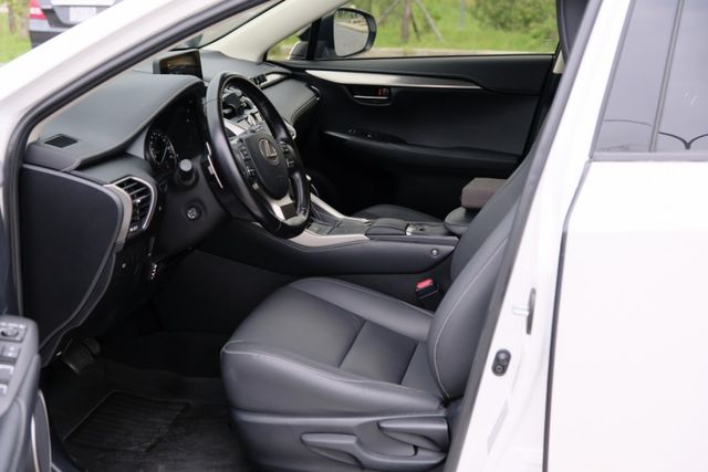 2020 Lexus NX200 菁英版2.0 環景影像 分區恆溫 ACC 雙前座電熱椅 ikey 換檔撥片  第6張相片