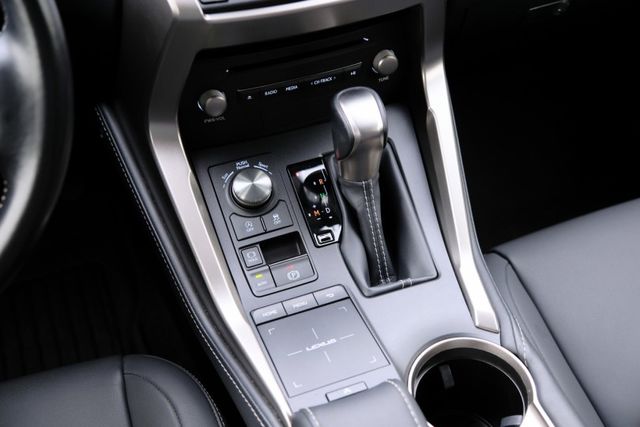 2020 Lexus NX200 菁英版2.0 環景影像 分區恆溫 ACC 雙前座電熱椅 ikey 換檔撥片  第18張相片