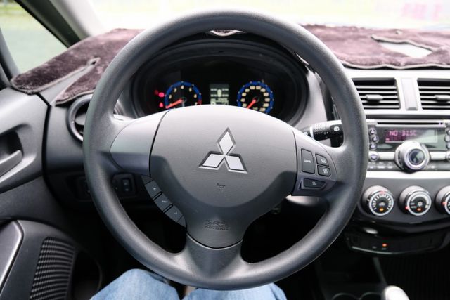 2017 Mitsubishi Colt Plus 尊貴型 1.5 定速 盲點偵測 恆溫空調 藍芽 里程保證3.7萬  第12張相片