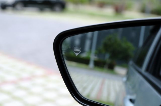 2017 Mitsubishi Colt Plus 尊貴型 1.5 定速 盲點偵測 恆溫空調 藍芽 里程保證3.7萬  第19張相片