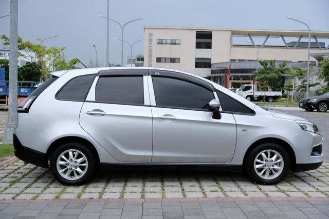 2017 Mitsubishi Colt Plus 尊貴型 1.5 定速 盲點偵測 恆溫空調 藍芽 里程保證3.7萬  第6張相片