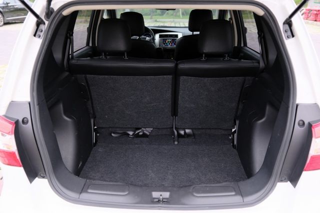 2016 Nissan Livina 行家版 1.6 藍芽 倒車顯影 車頂行李架 里程保證13.6萬  第9張相片