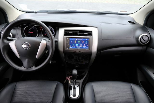 2016 Nissan Livina 行家版 1.6 藍芽 倒車顯影 車頂行李架 里程保證13.6萬  第10張相片