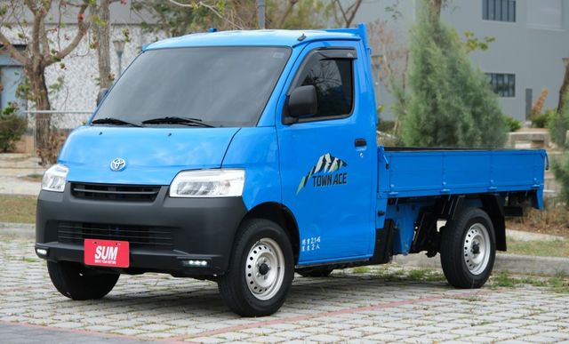 2024 Toyota Townace 1.5 自排 倒車顯影 藍芽 LED頭燈 原廠保固中  第2張相片