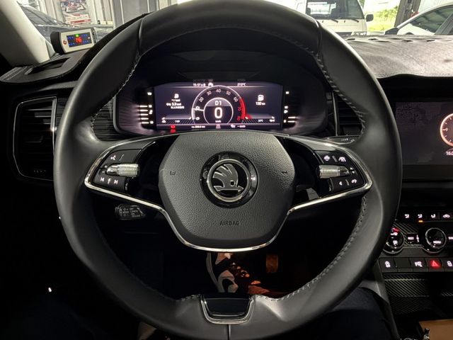 2021 Skoda Kodiaq TSI豪華菁英版 七人座 1.5 環景影像 ikey 盲點偵測 三區恆溫 ACC  第12張相片