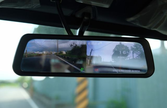 2022 中華 得利卡 自排 2.4 定速 藍芽 光感應頭燈 前後行車紀錄器  第15張相片