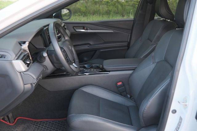 2024 Toyota Camry 油電 旗艦版 2.5 雙區恆溫 導航 雙前座電動椅 手機無線充電 原廠保固中  第6張相片