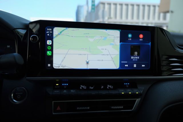 2024 Toyota Camry 油電 旗艦版 2.5 雙區恆溫 導航 雙前座電動椅 手機無線充電 原廠保固中  第14張相片