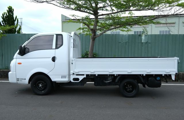 2023 現代 小霸王 豪華大單箱 自排 2.5 藍芽 安卓機 倒車顯影 Carplay 里程保證4.2萬  第6張相片