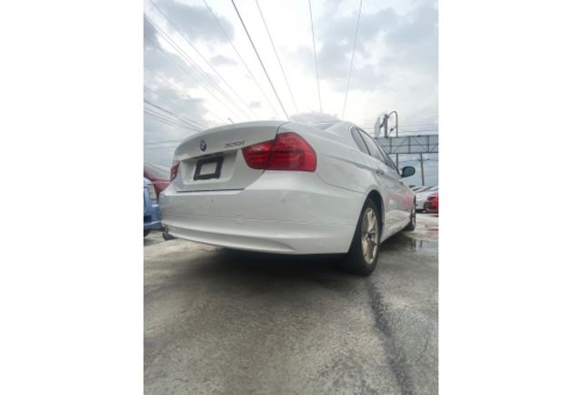 2011年BMW 320I 2.0CC(白)  可認證 里程13萬  第4張相片