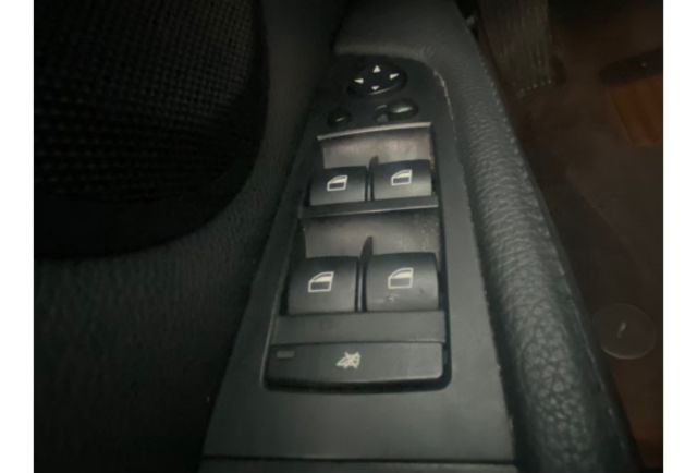 2011年BMW 320I 2.0CC(白)  可認證 里程13萬  第7張相片
