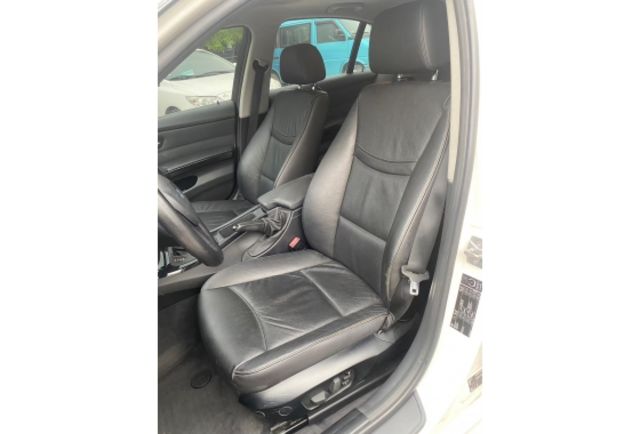 2011年BMW 320I 2.0CC(白)  可認證 里程13萬  第8張相片