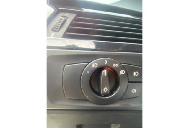 2011年BMW 320I 2.0CC(白)  可認證 里程13萬  第11張相片