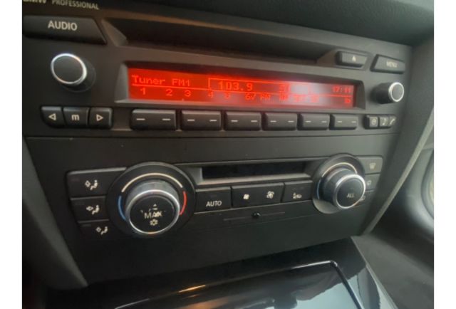2011年BMW 320I 2.0CC(白)  可認證 里程13萬  第14張相片