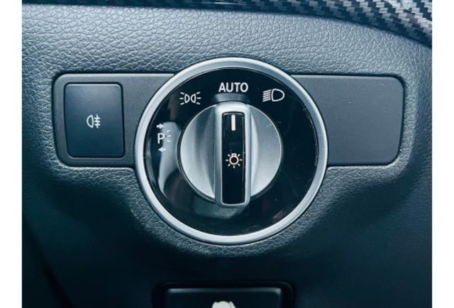 2014年BENZ  CLA45 2.0CC 灰  第16張相片