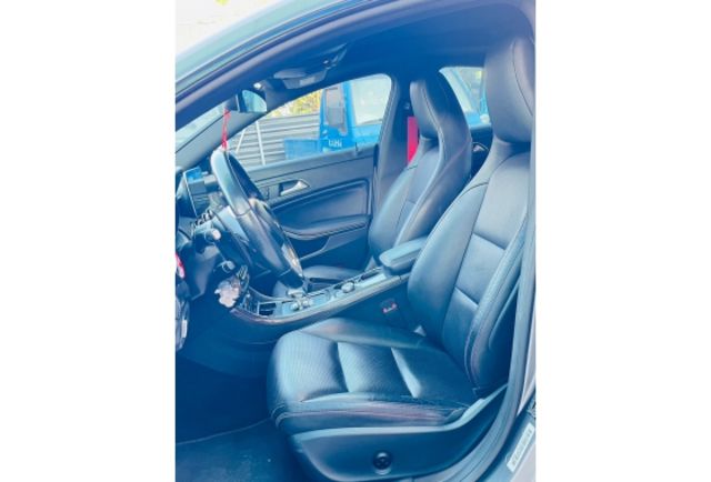 2014年BENZ  CLA45 2.0CC 灰  第18張相片