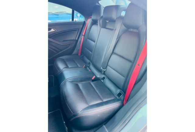 2014年BENZ  CLA45 2.0CC 灰  第21張相片