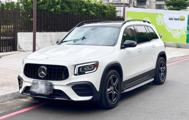 M-BENZ賓士 GLB250  第1張相片