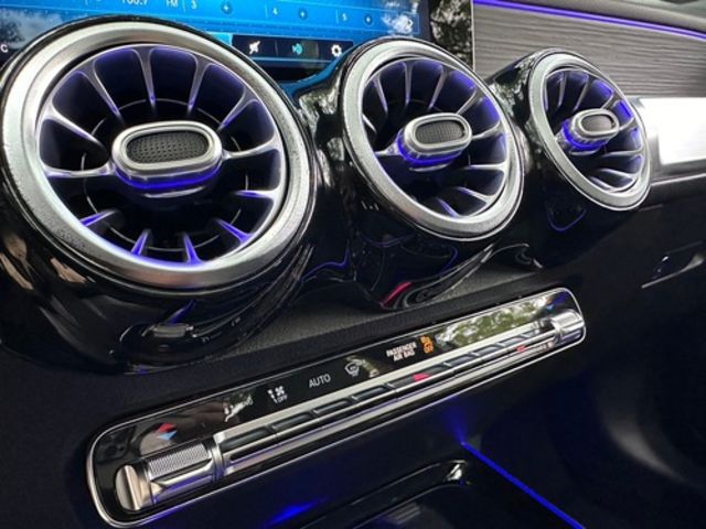 M-BENZ賓士 GLB250  第14張相片