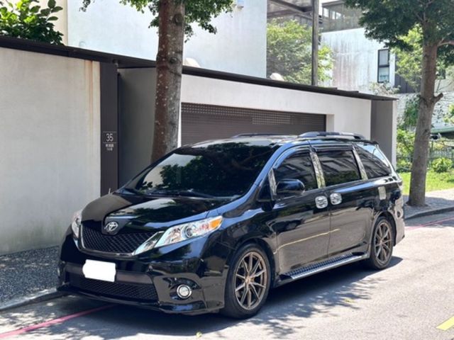 TOYOTA豐田 SIENNA  第1張相片