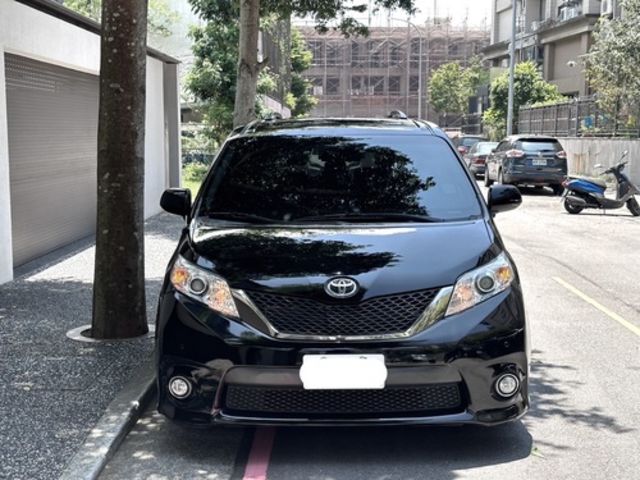 TOYOTA豐田 SIENNA  第3張相片
