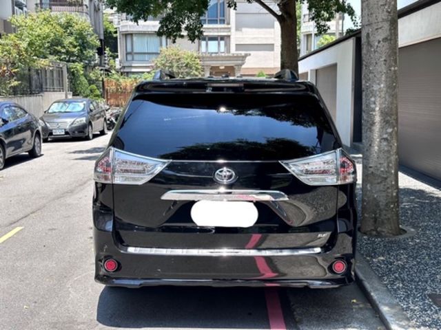 TOYOTA豐田 SIENNA  第4張相片
