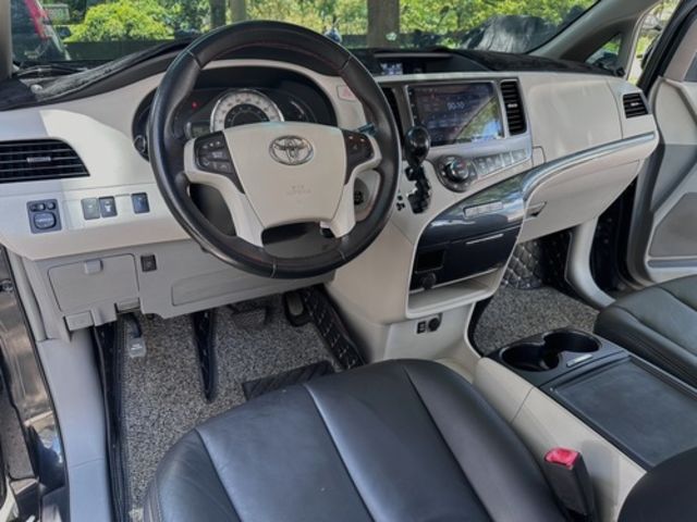 TOYOTA豐田 SIENNA  第8張相片