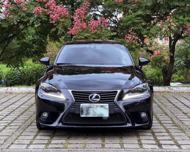 LEXUS凌志 IS 300H  第3張相片