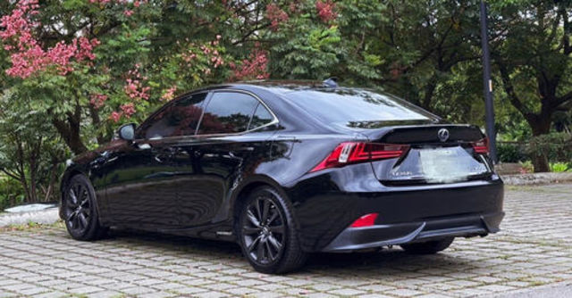 LEXUS凌志 IS 300H  第5張相片