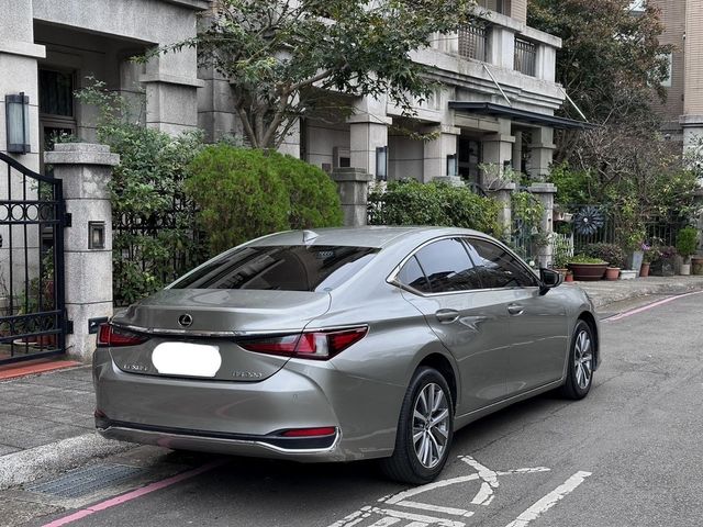 LEXUS凌志 ES200  第6張相片