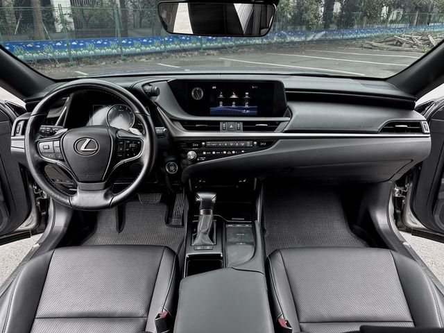 LEXUS凌志 ES200  第7張相片