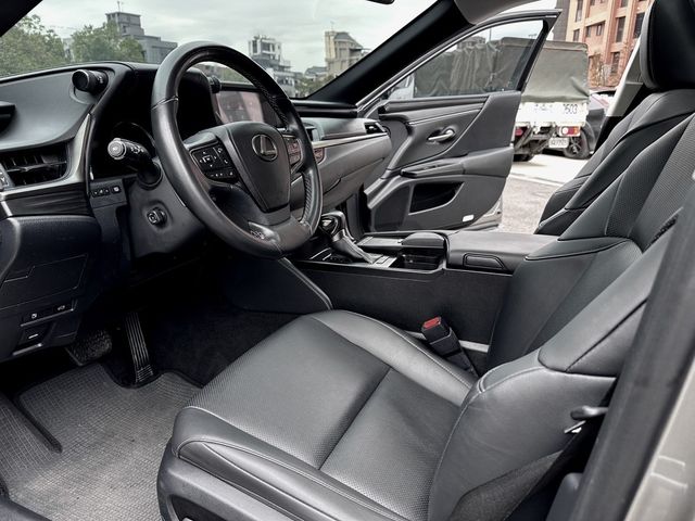 LEXUS凌志 ES200  第9張相片