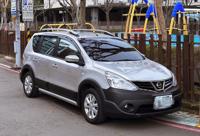 NISSAN日產 LIVINA  第2張相片