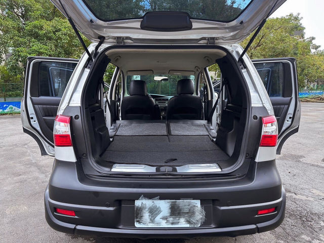 NISSAN日產 LIVINA  第4張相片