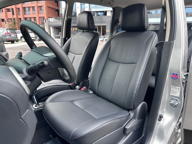 NISSAN日產 LIVINA  第6張相片