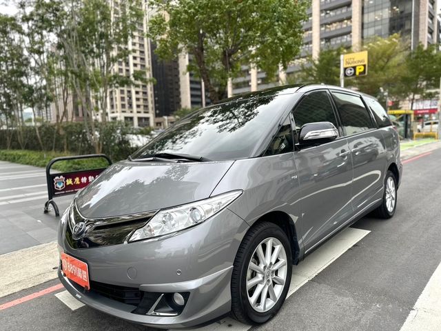 TOYOTA豐田 PREVIA  第1張相片