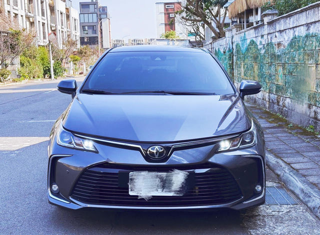 TOYOTA豐田 ALTIS  第2張相片