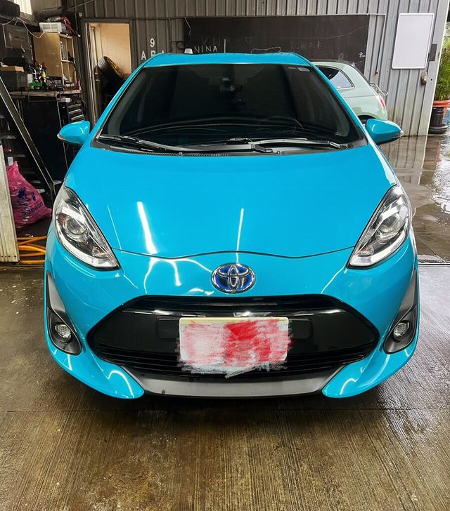 TOYOTA豐田 PRIUS C  第2張相片