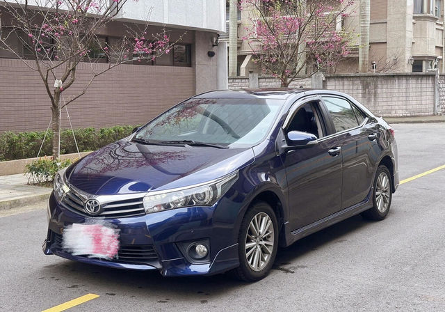 TOYOTA豐田 ALTIS  第1張相片