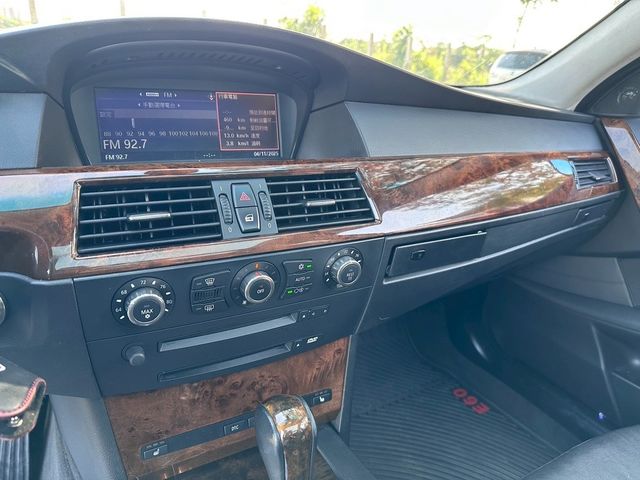 BMW寶馬 530  第12張相片