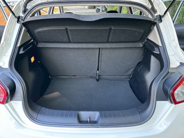 NISSAN日產 TIIDA  第9張相片