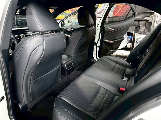 LEXUS凌志 IS200T  第6張相片