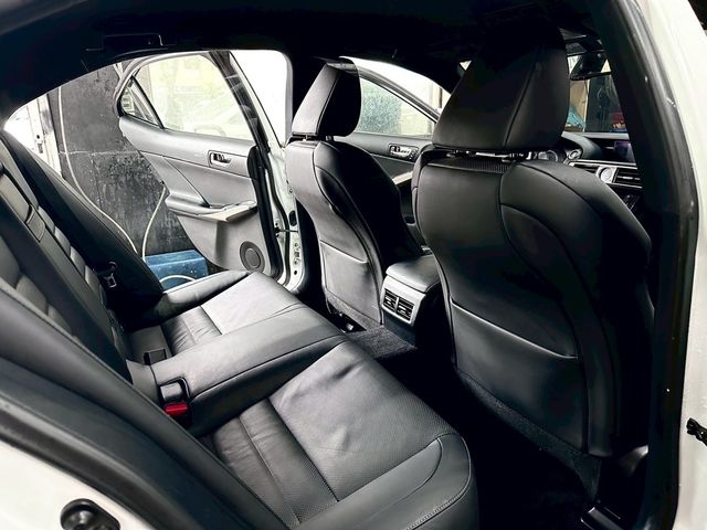 LEXUS凌志 IS200T  第7張相片