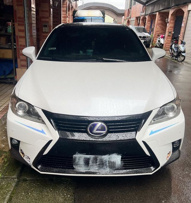 LEXUS凌志 CT200H  第2張相片