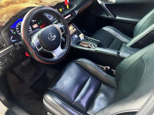 LEXUS凌志 CT200H  第4張相片