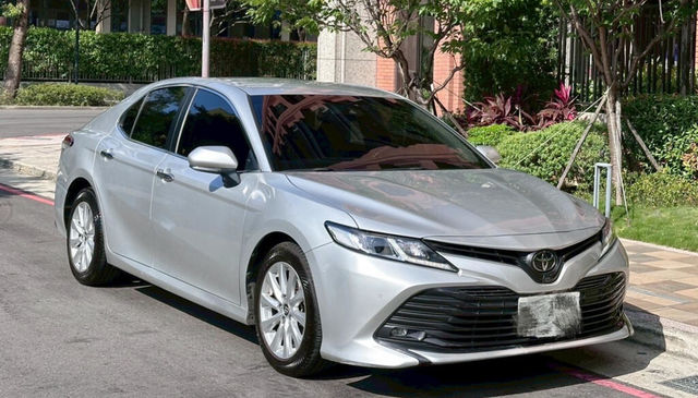 TOYOTA豐田 CAMRY  第2張相片