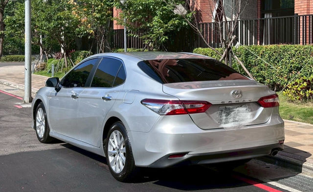 TOYOTA豐田 CAMRY  第3張相片