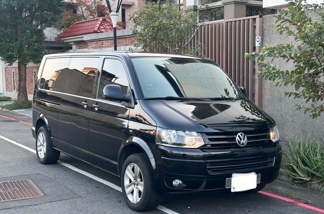 VOLKSWAGEN福斯 T5 CARAVELLE  第2張相片