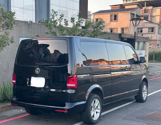 VOLKSWAGEN福斯 T5 CARAVELLE  第3張相片